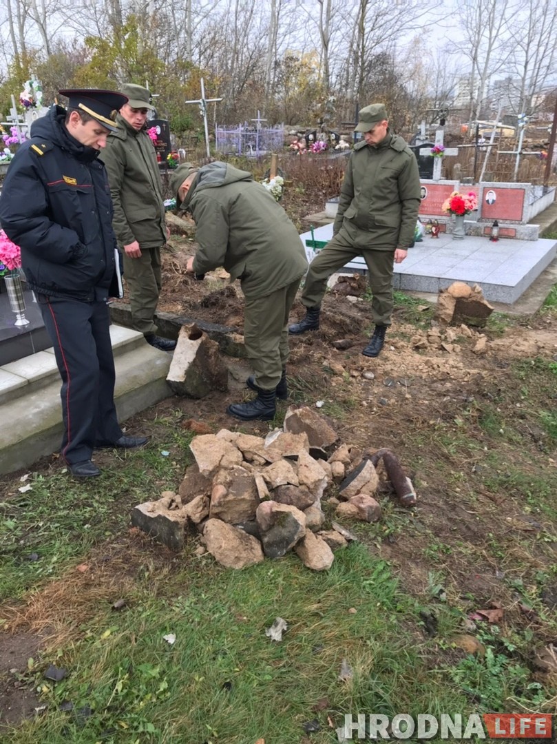 В Гродно при демонтаже старого надгробия рабочий обнаружил снаряды времен Второй мировой В Гродно при демонтаже старого надгробия рабочий обнаружил снаряды времен Второй мировой