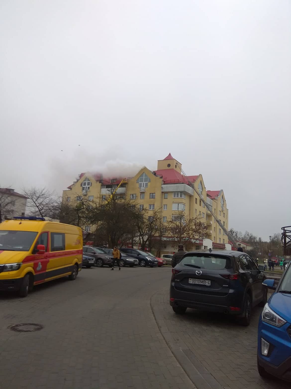 В центре Гродно горело жилое здание (обновлено) В центре Гродно горело жилое здание (обновлено)