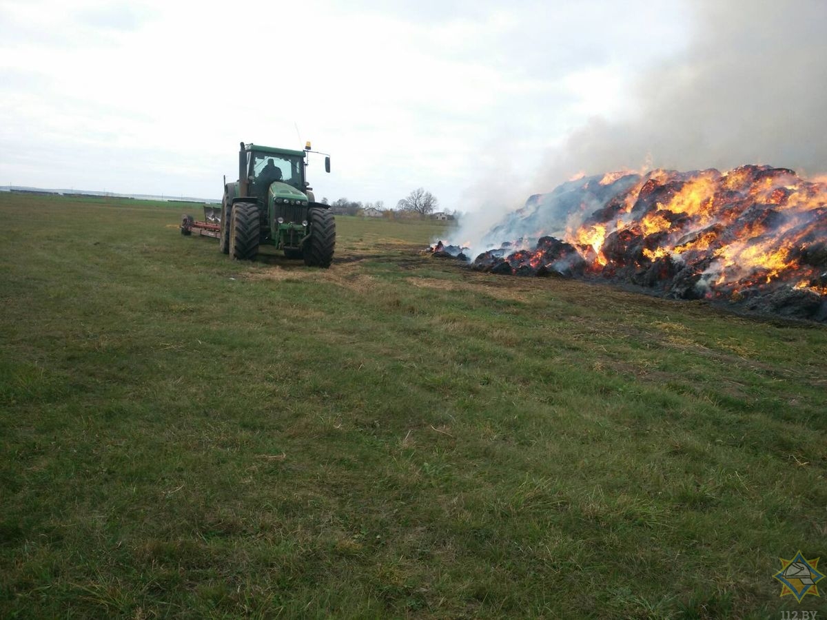 Дети игрались с зажигалкой и сожгли 100 тонн соломы Дети игрались с зажигалкой и сожгли 100 тонн соломы