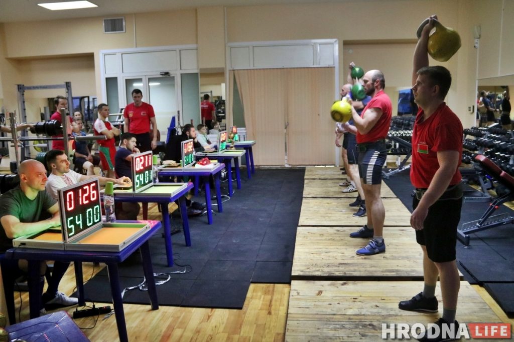 2020 за новый год: гродненские гиревики приняли участие во всемирном челлендже