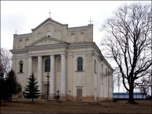 В Ошмянах умер ксендз, которого травили "Гродненские сливы" касцёл астравец