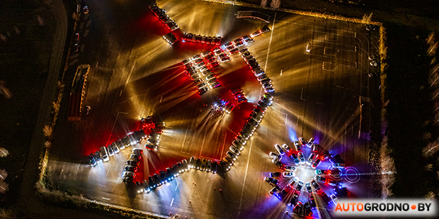 фигура зубка и василька из автомобилей в Гродно