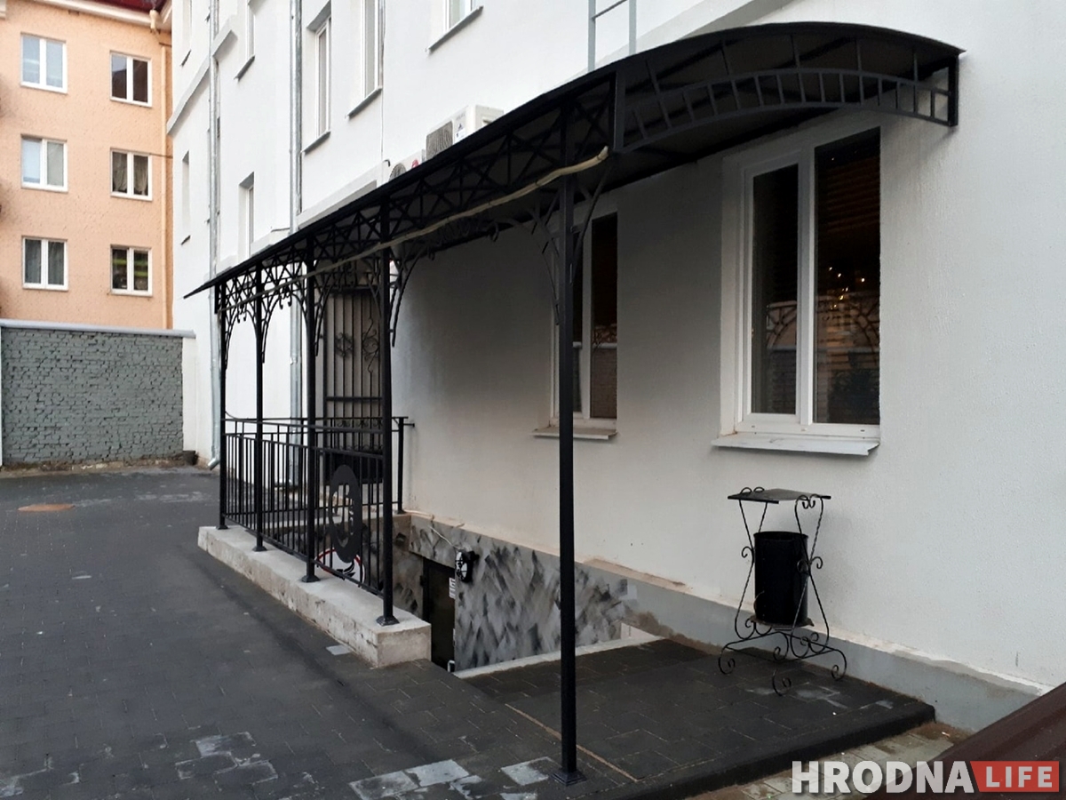 «Махровой попсы здесь точно не будет». На Мостовой в подвалах открылось Dj Cafe «Махровой попсы здесь точно не будет». На Мостовой в подвалах открылось Dj Cafe