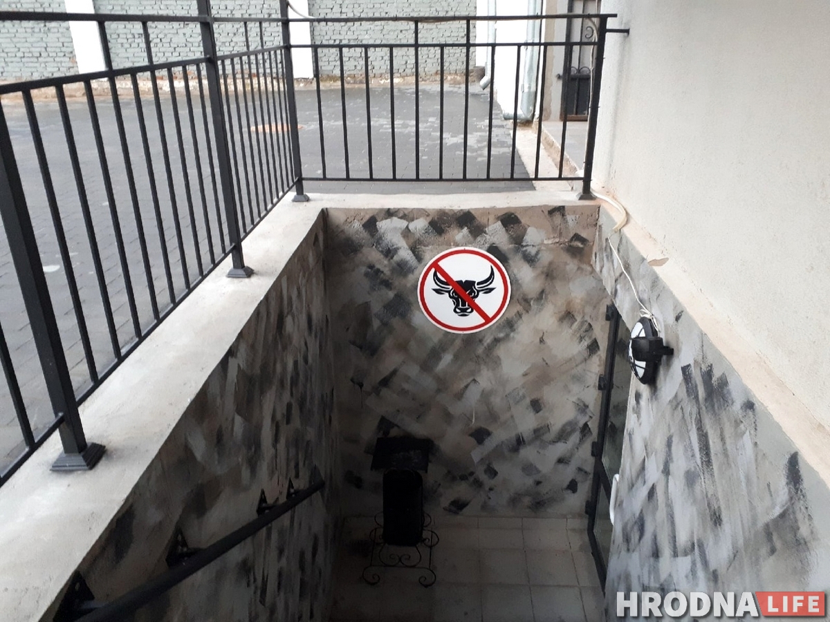 «Махровой попсы здесь точно не будет». На Мостовой в подвалах открылось Dj Cafe «Махровой попсы здесь точно не будет». На Мостовой в подвалах открылось Dj Cafe