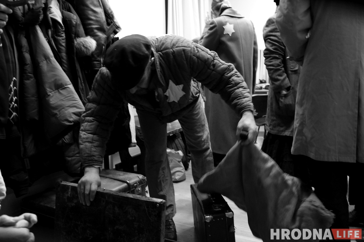 "Молчаливый" перформанс в память жертв Холокоста прошел в Гродно "Молчаливый" перформанс в память жертв Холокоста прошел в Гродно