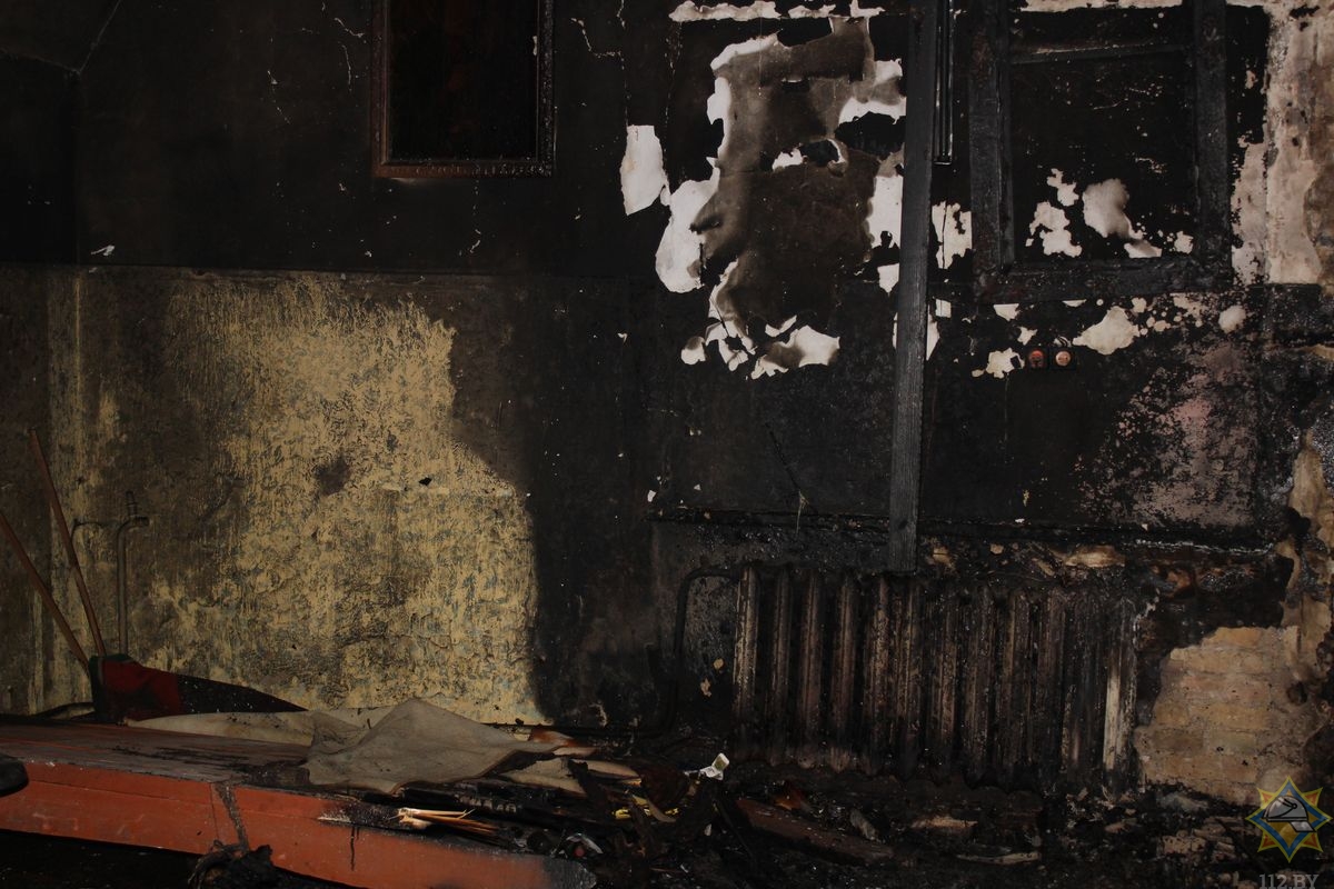 В Святске горела часовня напротив дворца Воловичей (обновлено) В Святске горела часовня напротив дворца Воловичей (обновлено)