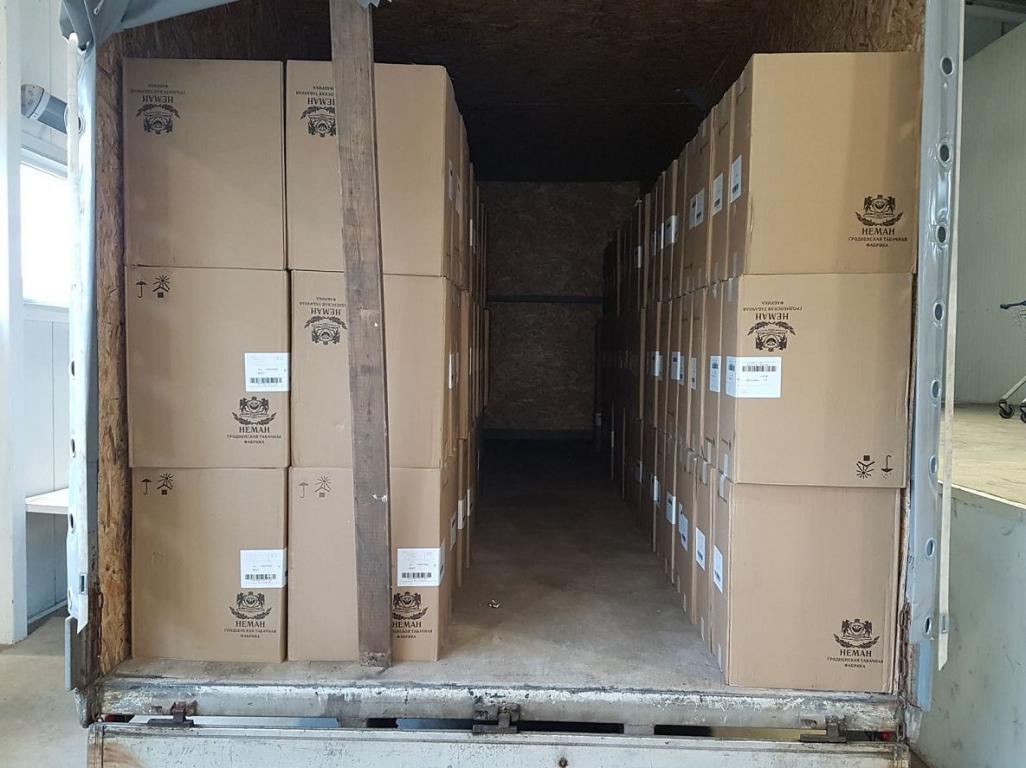 Белорусы повезли в Литву сигареты на 424 тыс. евро - просто в грузовиках