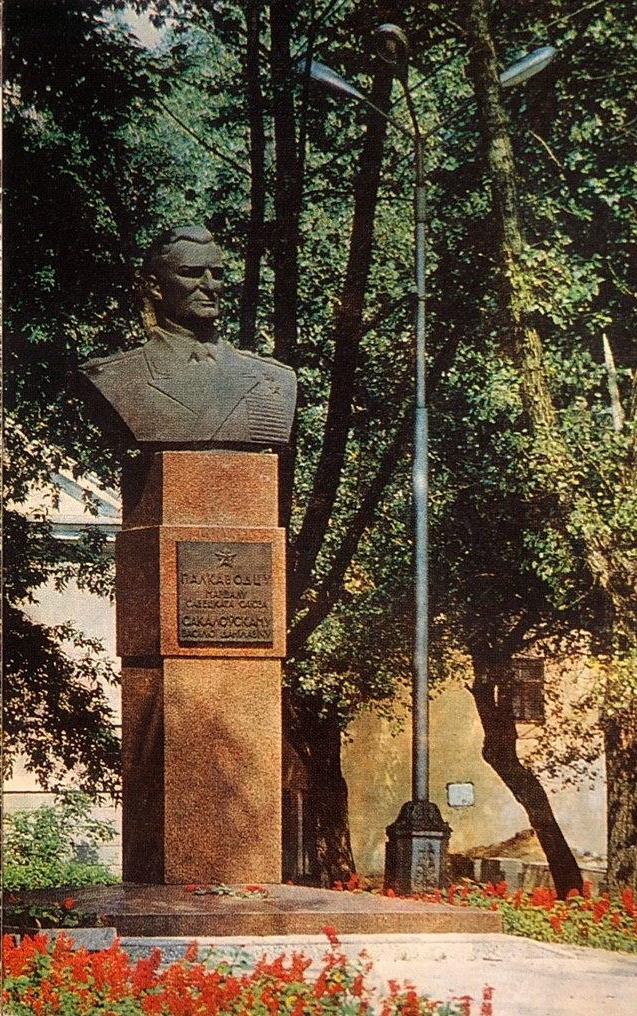 Памятник Ленину и почтамт. Чем в 1970-х завлекали туристов в Гродно Памятник Ленину и почтамт. Чем в 1970-х завлекали туристов в Гродно