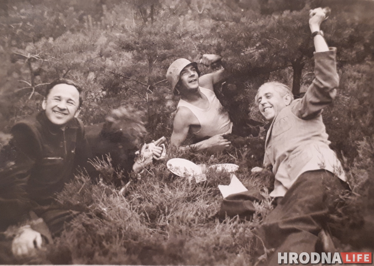 Дружил с Быковым и Васильком. Кем был Семёнов, который создал в Гродно памятник воинам и партизанам