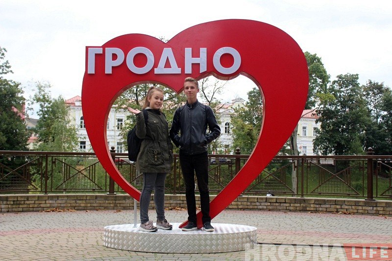 «По законам агрогородка». Коммунальщики так "украсили" Гродно, что люди больше не могут молчать