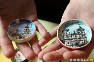 На донышке: гродненец рисует достопримечательности города на стаканчиках из-под кофе На донышке: гродненец рисует достопримечательности города на стаканчиках из-под кофе
