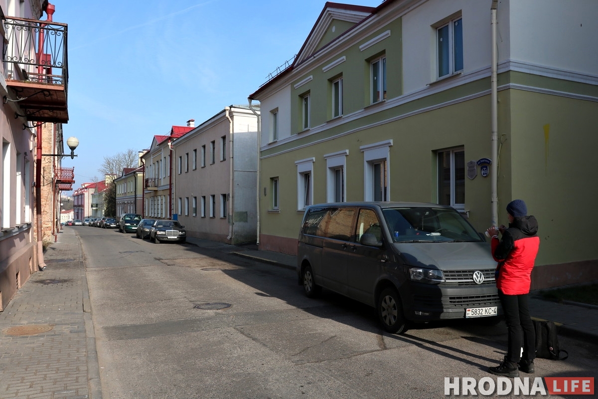 На донышке: гродненец рисует достопримечательности города на стаканчиках из-под кофе На донышке: гродненец рисует достопримечательности города на стаканчиках из-под кофе