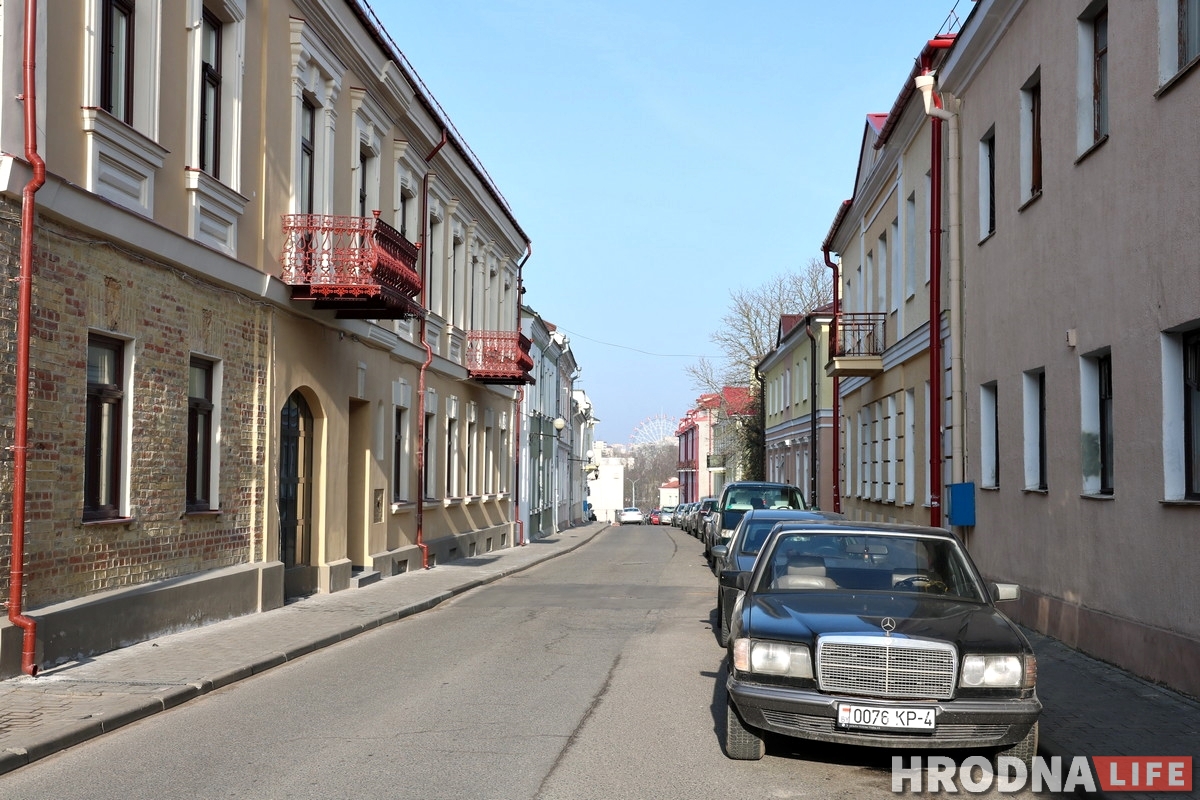 На донышке: гродненец рисует достопримечательности города на стаканчиках из-под кофе На донышке: гродненец рисует достопримечательности города на стаканчиках из-под кофе