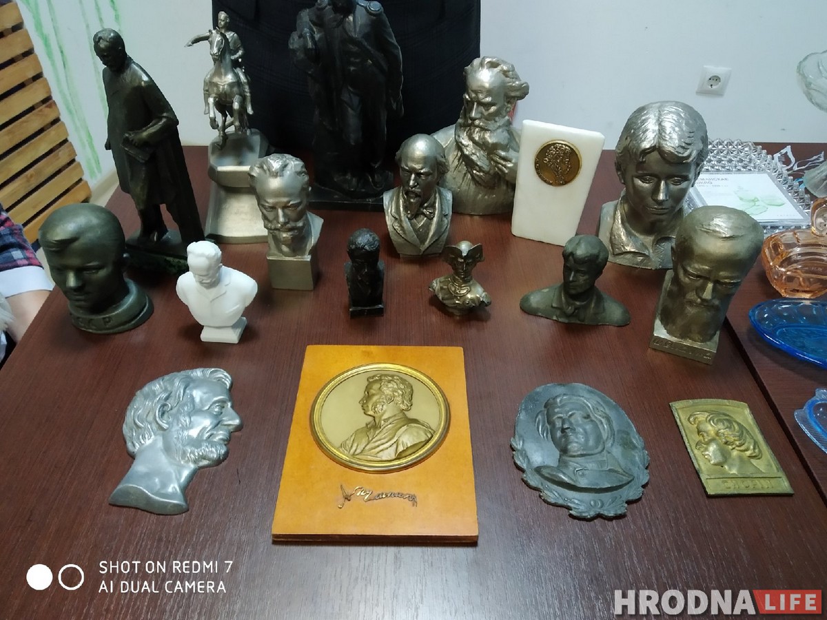 От конфетных фантиков до осколков Помпеи. На Живой библиотеке рассказали, что коллекционируют гродненцы От конфетных фантиков до осколков Помпеи. На Живой библиотеке рассказали, что коллекционируют гродненцы