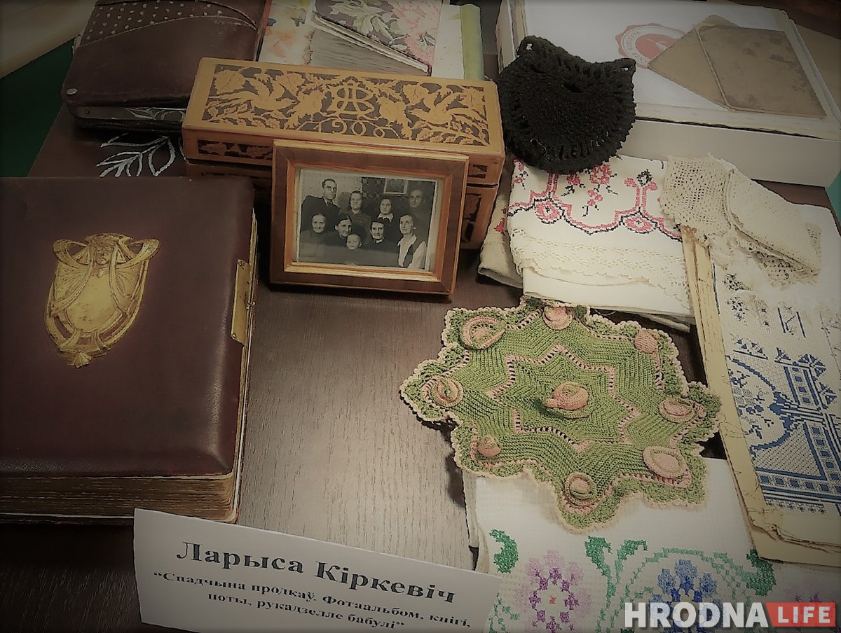 От конфетных фантиков до осколков Помпеи. На Живой библиотеке рассказали, что коллекционируют гродненцы От конфетных фантиков до осколков Помпеи. На Живой библиотеке рассказали, что коллекционируют гродненцы