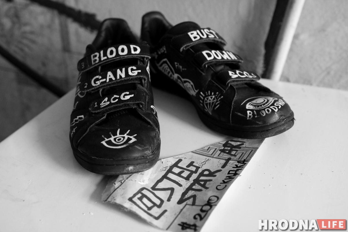 Галерея одного дня: молодые художники выставились в пустой квартире в центре Гродно