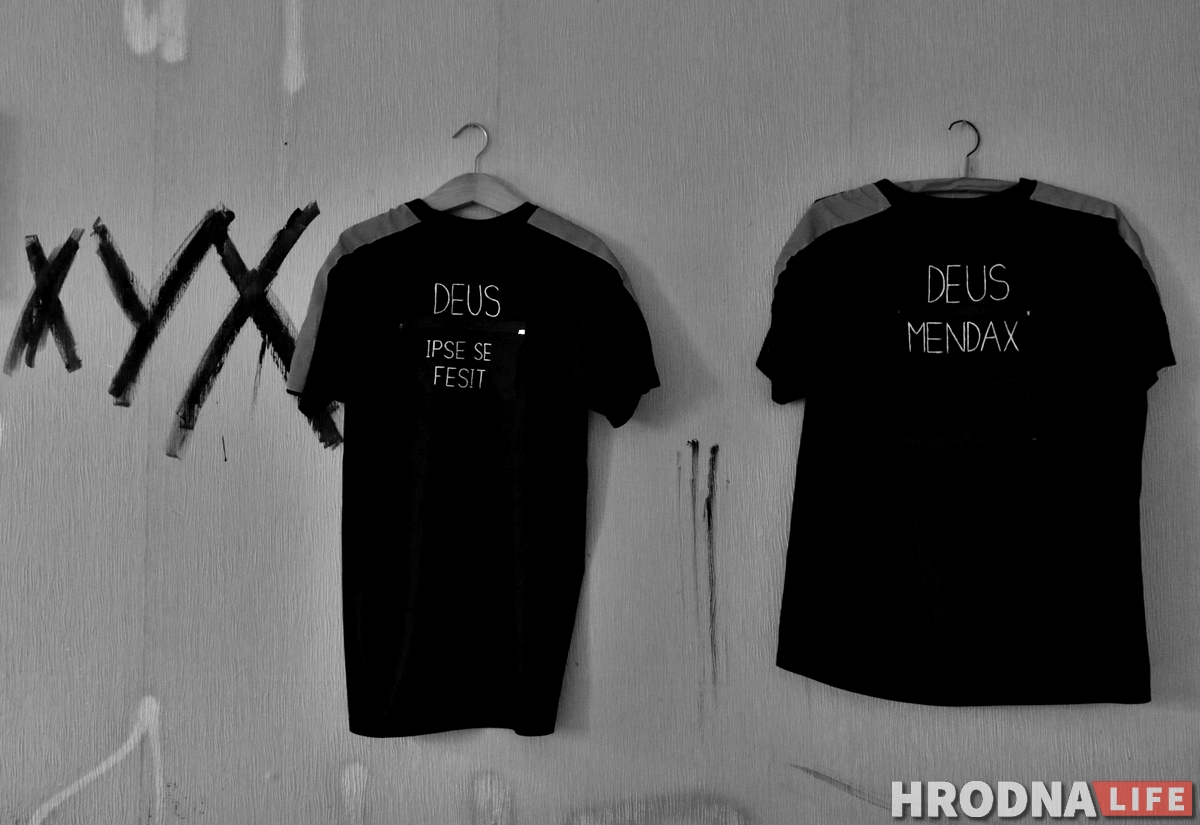 Галерея одного дня: молодые художники выставились в пустой квартире в центре Гродно