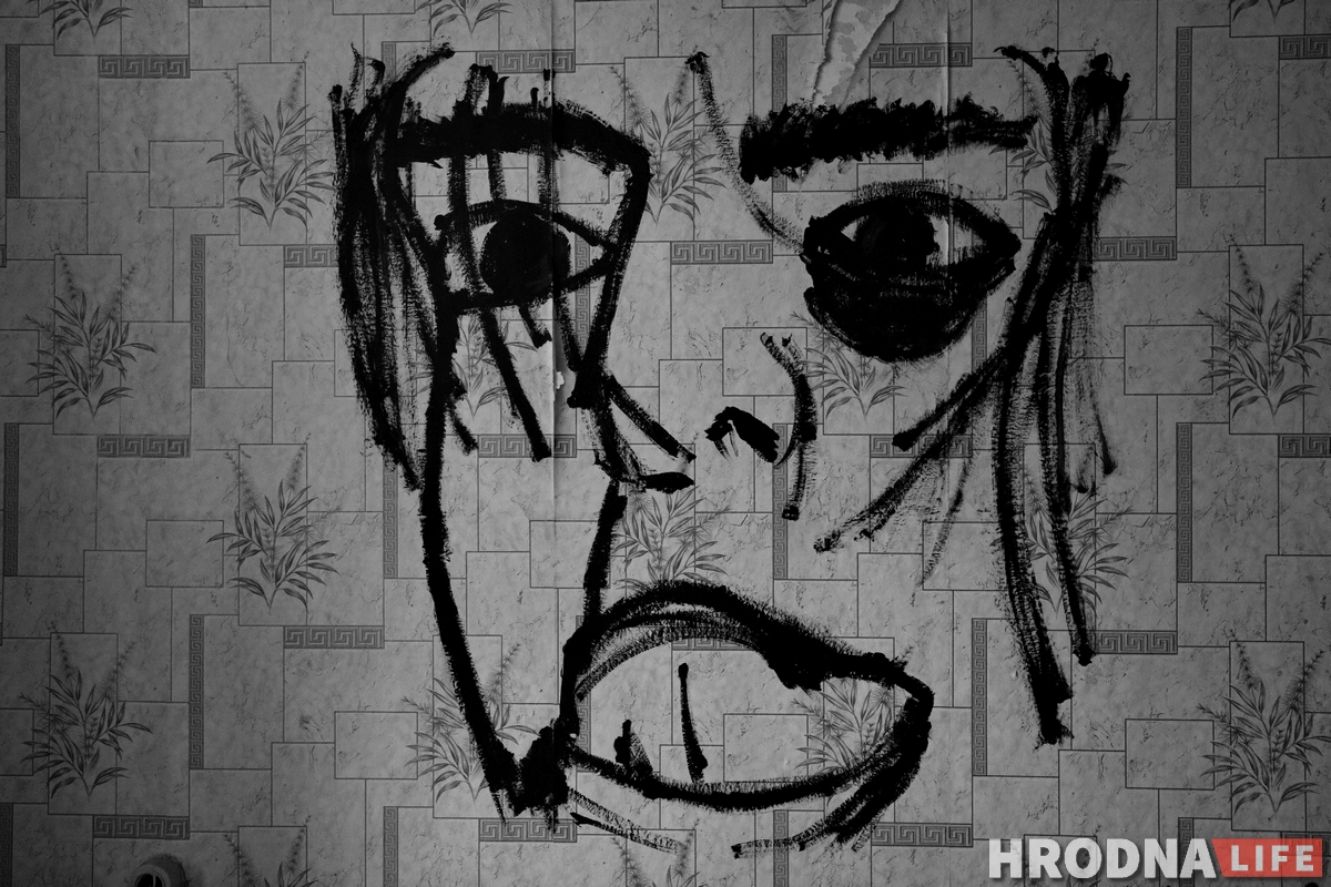 Галерея одного дня: молодые художники выставились в пустой квартире в центре Гродно