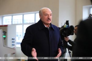 Лукашенко о "сахарном деле": Я сам сказал вернуть самолет и вынуть их оттуда