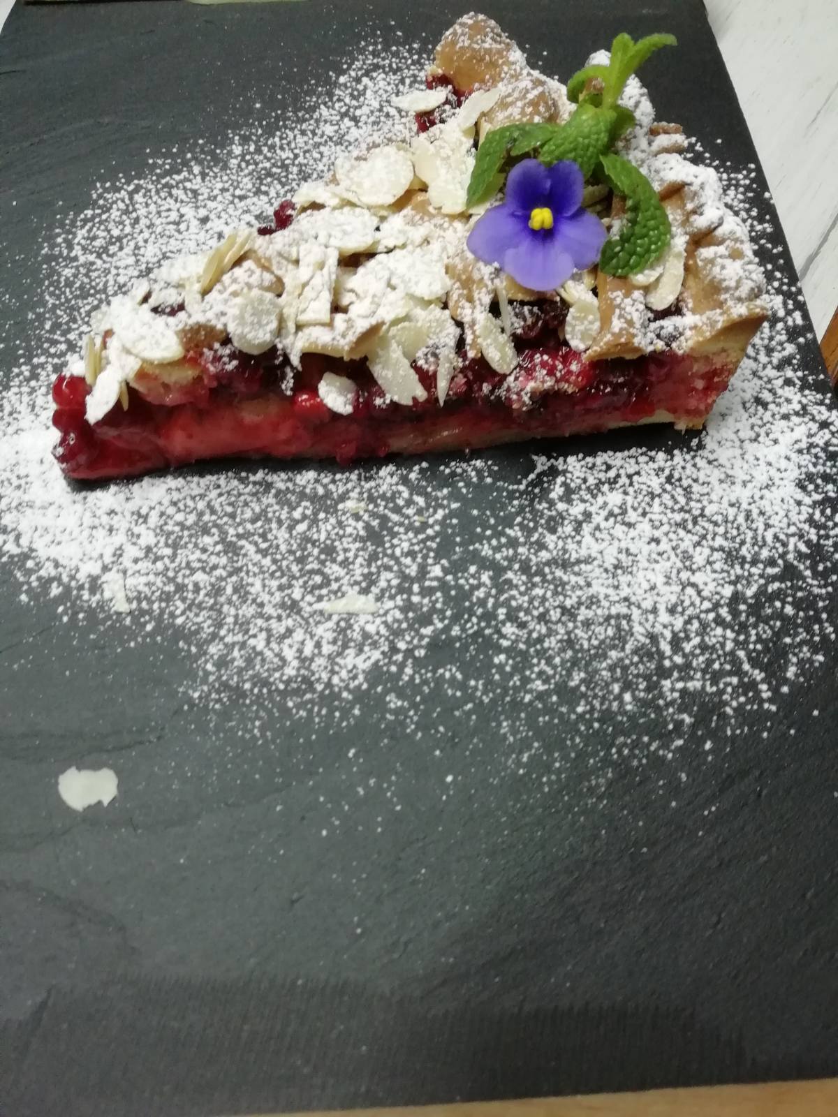 Камчатский краб и съедобный мох. Рестобар "Rozmarin" приглашает на официальное открытие Камчатский краб и съедобный мох. Рестобар "Rozmarin" приглашает на официальное открытие