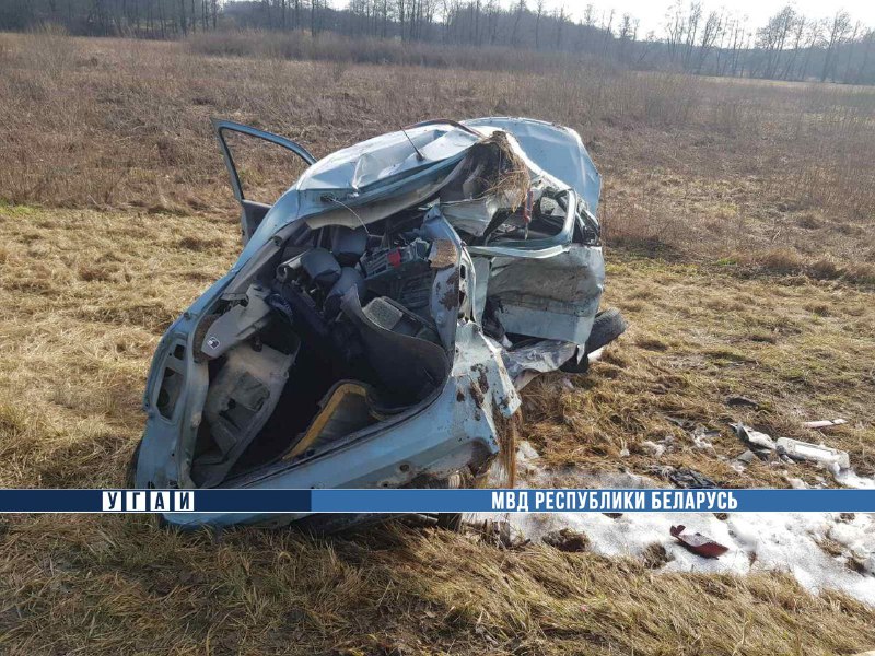 В Островецком районе в ДТП погибла девушка: два авто столкнулись "в лоб"