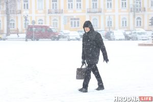 Дождались? В Гродно выпал снег и он уже тает