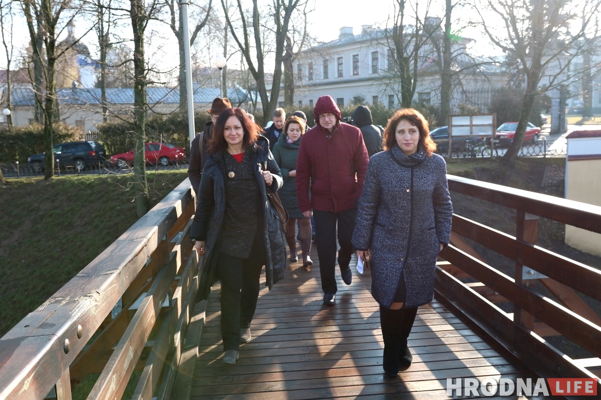 Туалета в королевских покоях не будет: польских специалистов ознакомили с ходом реконструкции Старого замка Туалета в королевских покоях не будет: польских специалистов ознакомили с ходом реконструкции Старого замка
