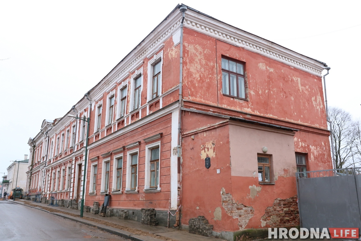 Чатыры дамы ў Новым свеце выстаўлены на аўкцыён. Што там можа з'явіцца?