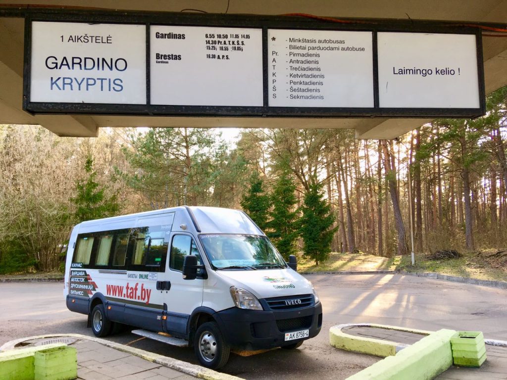 закрытие границ и отмена автобусов из-за коронавируса Маршрутка из Гродно на вокзале в Друскининкае, taf.by