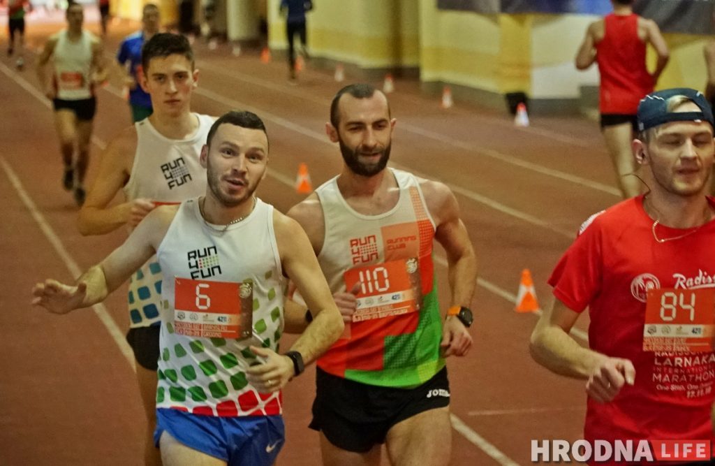 Из-за погоды любители бега встретили "Гродненскую весну" в манеже