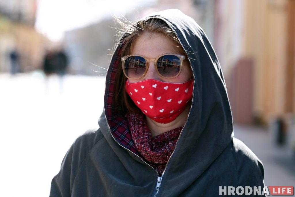 Антивирусная мода: какие маски носят гродненцы