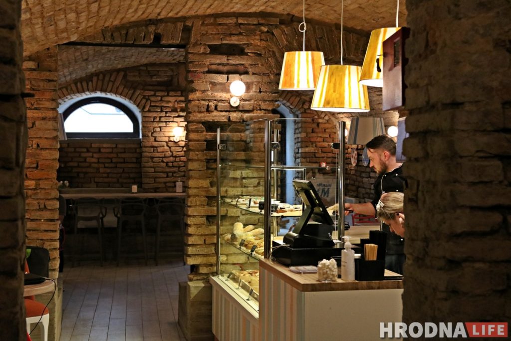 “Мы дали этому месту вторую жизнь”. В подвале на Советской открылось кафе-пекарня