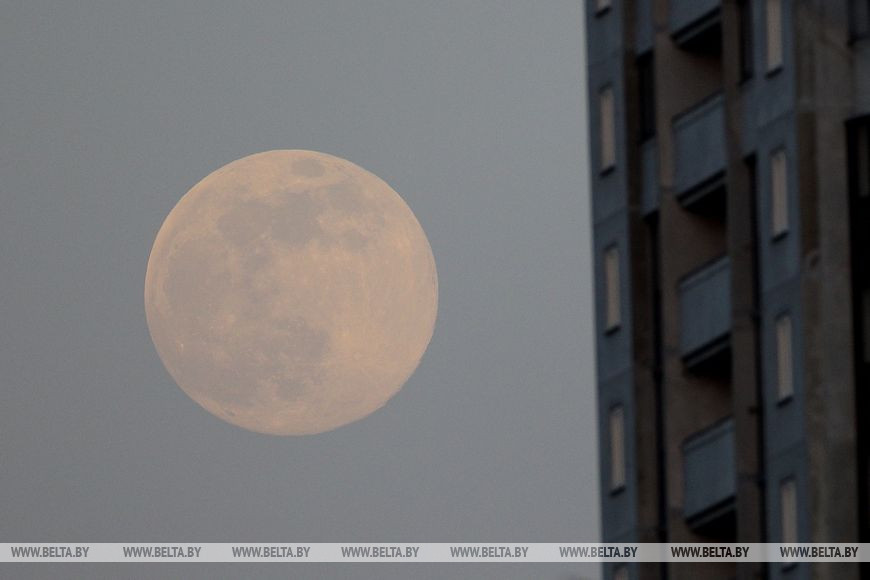 Как выглядит главное суперлуние 2020 года над Гродно