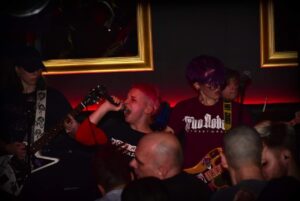 В Гродно опять спели про коронавирус: на этот раз девушки-панки