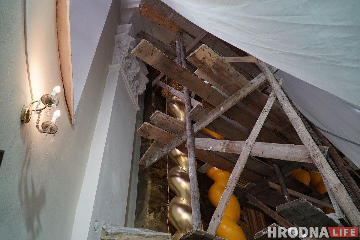 З нуля па старых фатаграфіях: у Гродне аднаўляюць алтар XVII стагоддзя