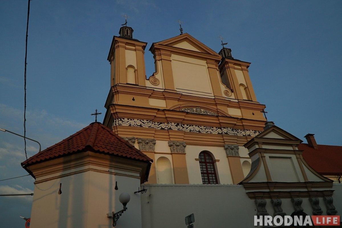 З нуля па старых фатаграфіях: у Гродне аднаўляюць алтар XVII стагоддзя