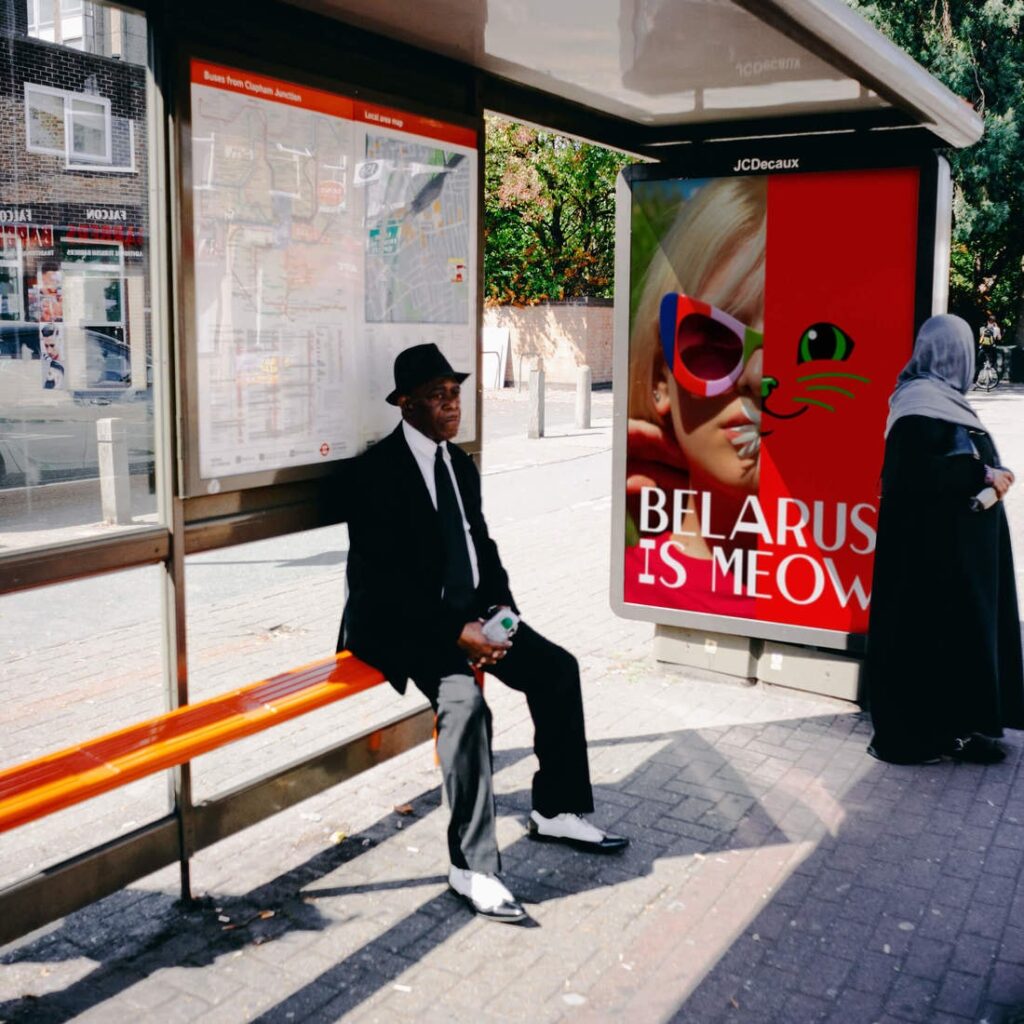 Студия Артемия Лебедева создала для Беларуси новый герб за 1300 евро - с котиком. Гродненские дизайнеры ответили "гербом России"