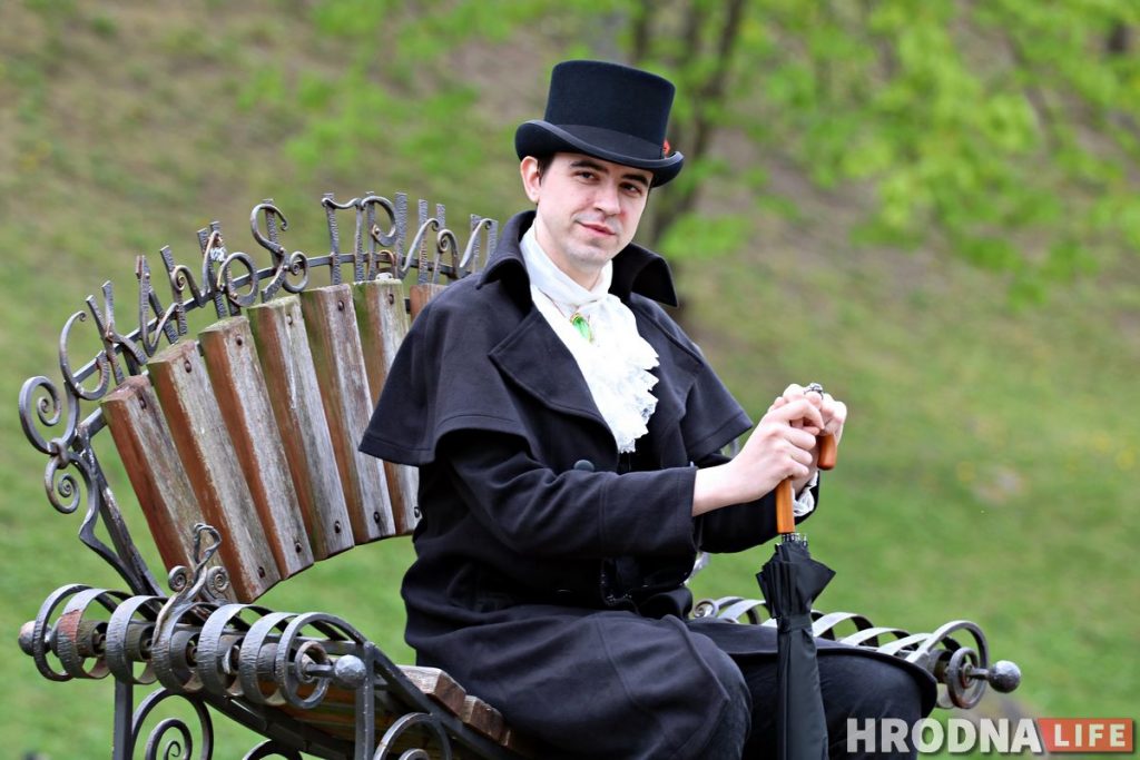 Cтали называть "наш дворянин": как дела у гродненца, который одевается в стиле 19 века