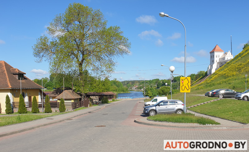 Правонабережная перекрыта. Как долго нельзя будет проехать возле замка?