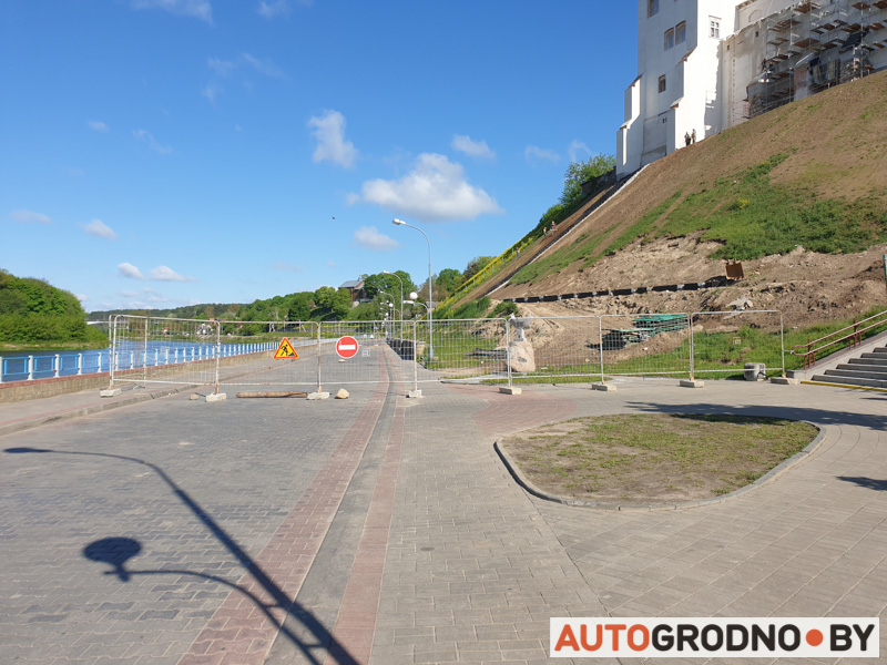 Правонабережная перекрыта. Как долго нельзя будет проехать возле замка?