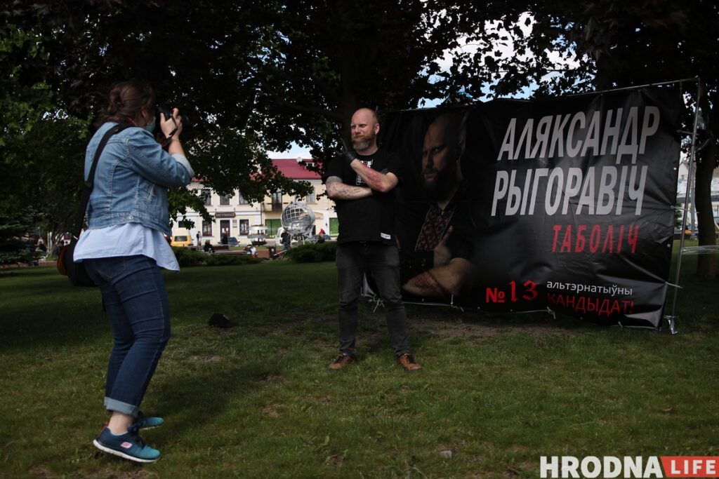 «Дапамажы Рыгоравічу». Алесь Таболич собрал в Гродно почти 200 подписей