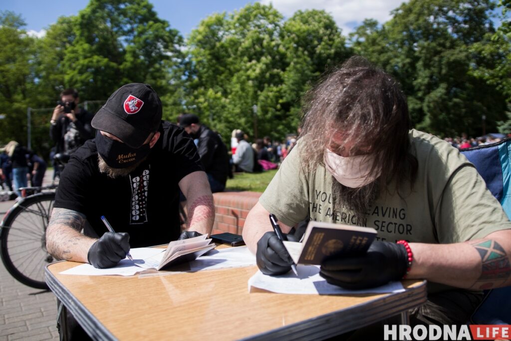 «Дапамажы Рыгоравічу». Алесь Таболич собрал в Гродно почти 200 подписей