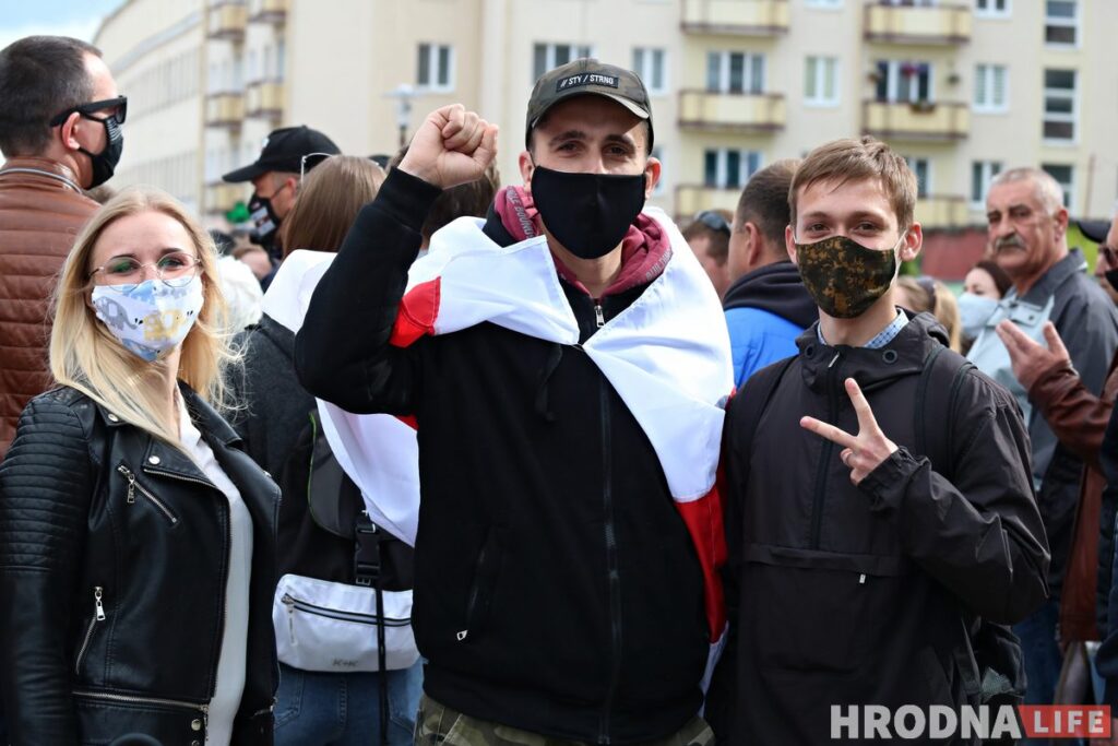 «Менш за 1000 подпісаў мы не збіралі». Гродна стаў першым горадам, куды прывезлі Святлану Ціханоўскую