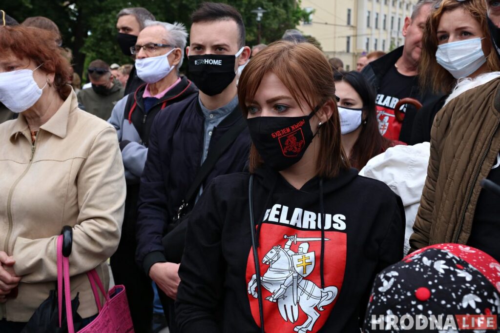 «Менш за 1000 подпісаў мы не збіралі». Гродна стаў першым горадам, куды прывезлі Святлану Ціханоўскую
