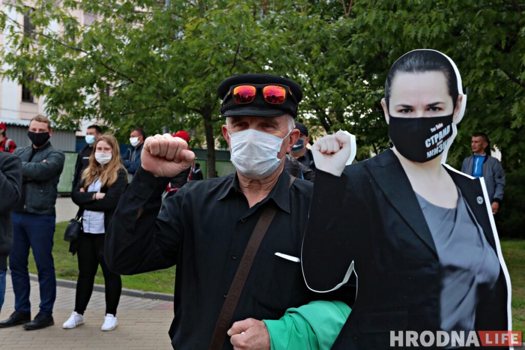 «Менш за 1000 подпісаў мы не збіралі». Гродна стаў першым горадам, куды прывезлі Святлану Ціханоўскую