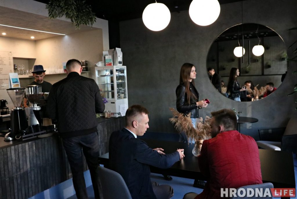 На Щорса открылась кофейня, куда можно приходить с животными