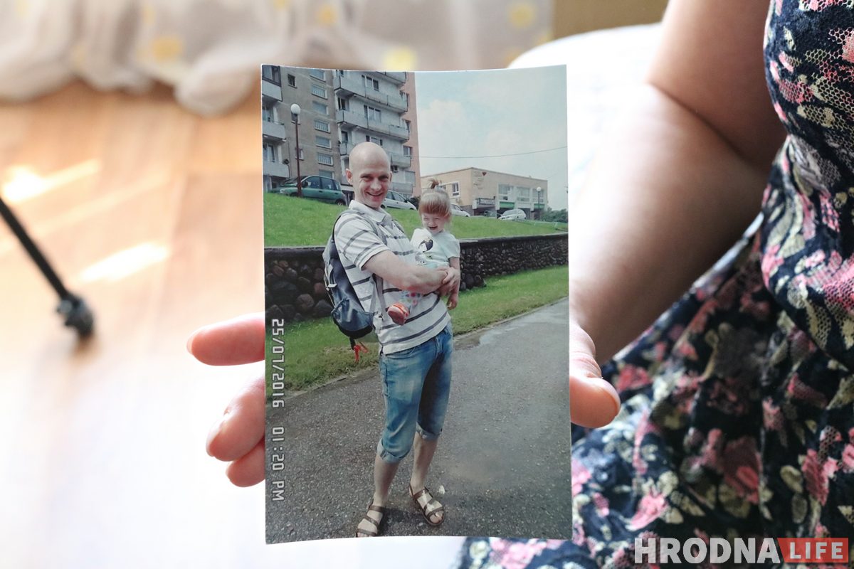 "Намекнули, что могут забрать ребенка". Гродненка, мужа которой задержали с Тихановским, сообщила о давлении