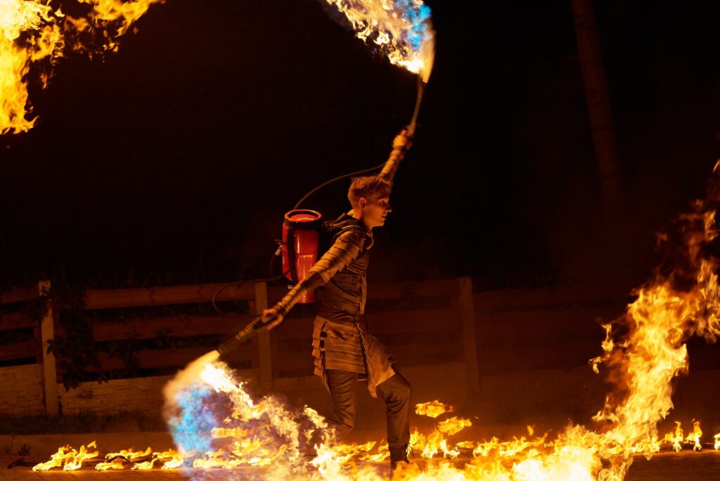 Театр огня Ergo Bibamus может потерять помещение из-за пандемии и просит поддержки у гродненцев