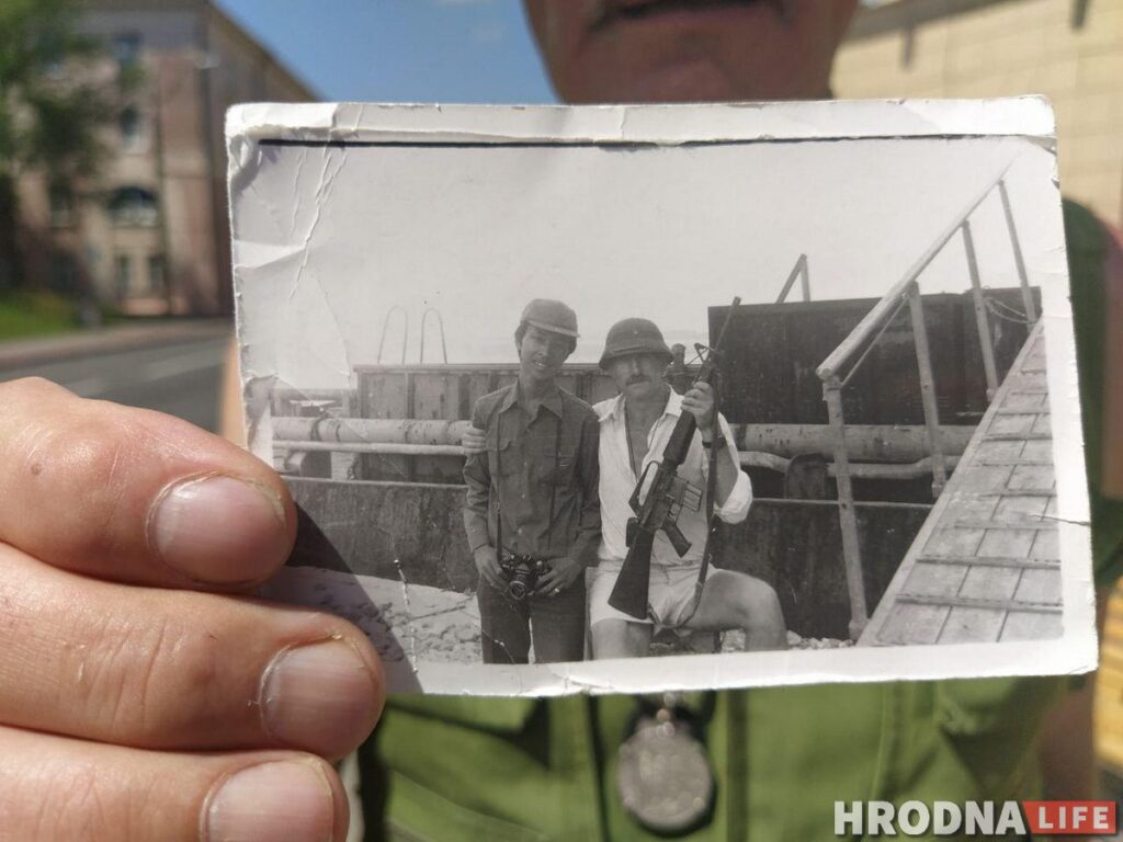 «Одевайся модно и не жалей денег на друзей и женщин». Гродненец Анатолий Пожаров про свой уличный стиль