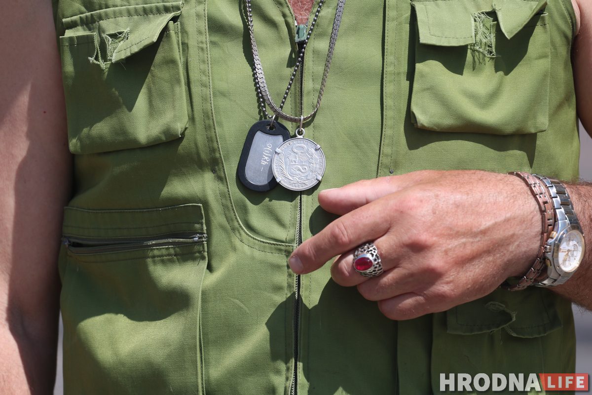 «Одевайся модно и не жалей денег на друзей и женщин». Гродненец Анатолий Пожаров про свой уличный стиль